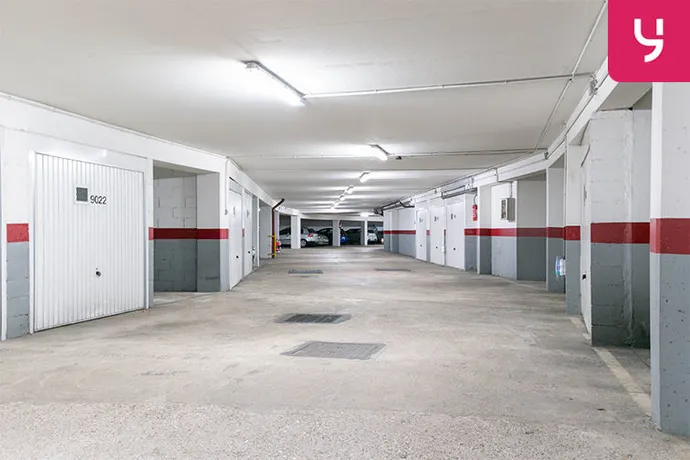 location parking paris 18