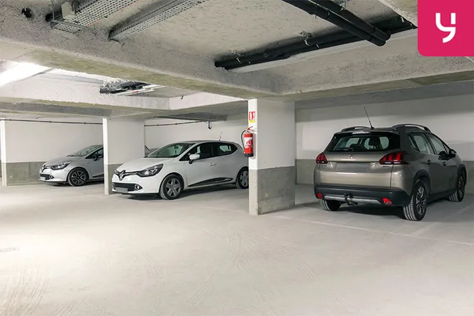 location parking lyon 8