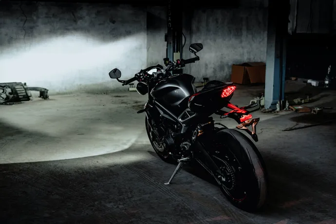 location parking moto paris