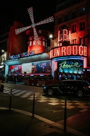 machine-moulin-rouge